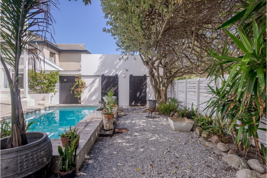 4 Bedroom Property for Sale in Kommetjie Western Cape